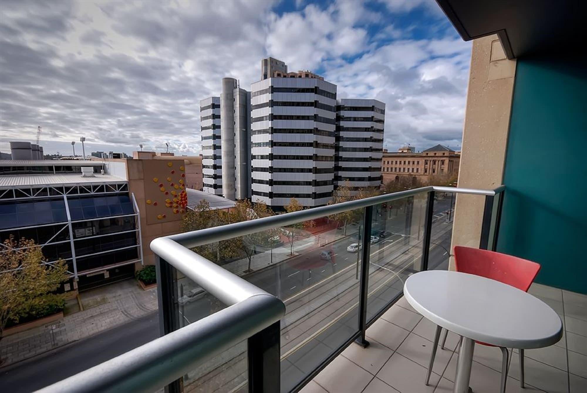 La Loft Apartments North Terrace Adelaide Exterior photo