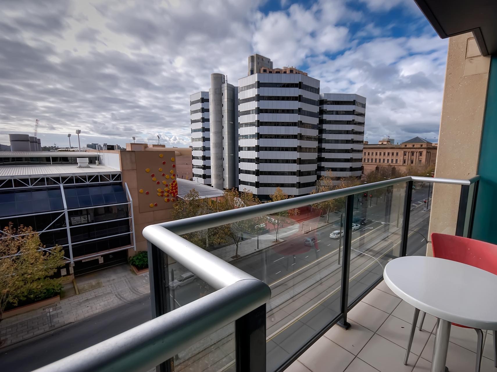 La Loft Apartments North Terrace Adelaide Exterior photo