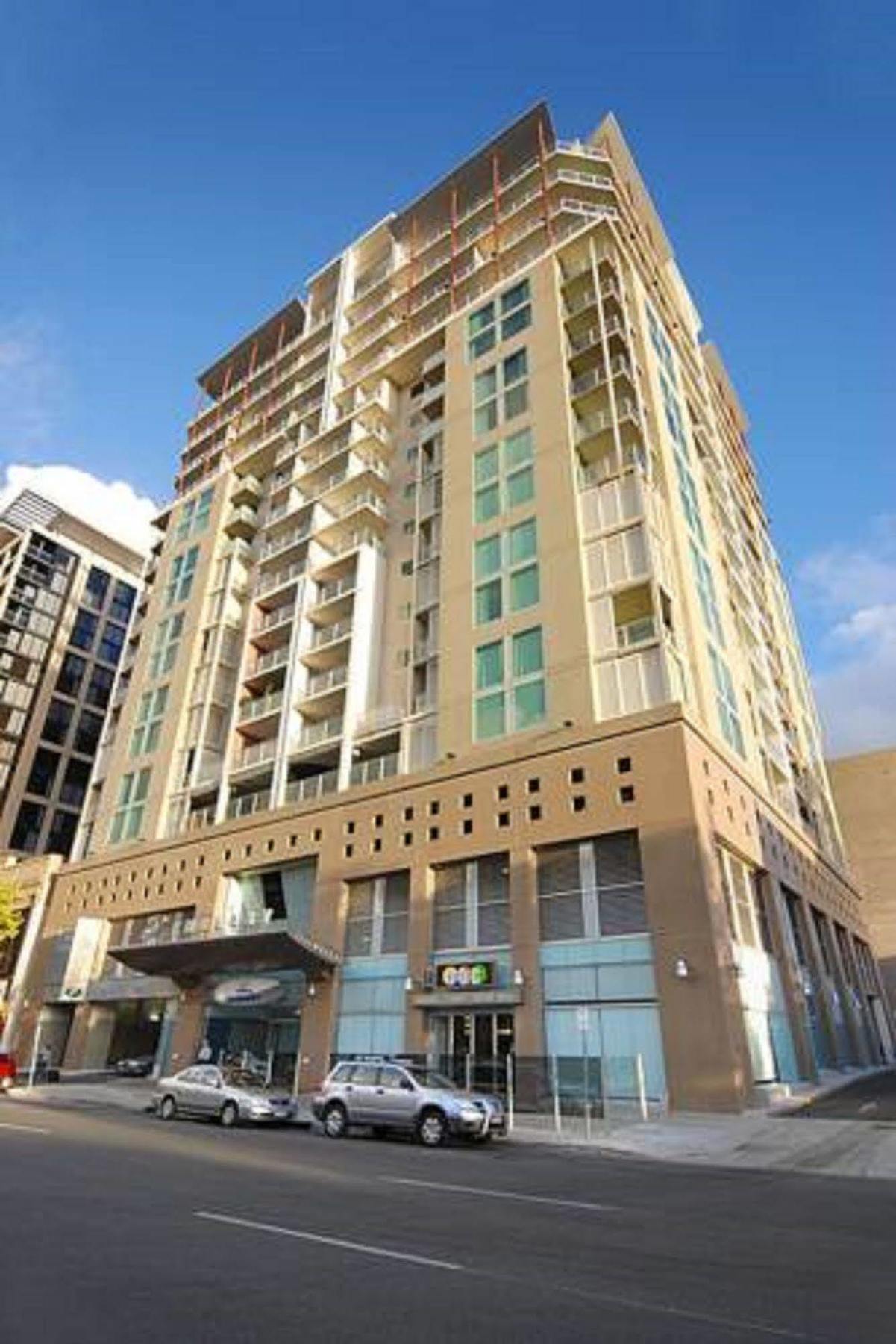 La Loft Apartments North Terrace Adelaide Exterior photo